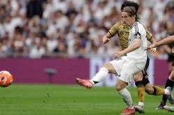 开云平台-皇马遭遇惨败，齐达内三年赛季收官