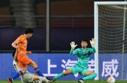 开云体育app-河北华夏幸福客场战平山东鲁能，防守出色