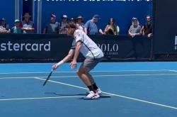 开云体育-包含英国网球队碾压意大利网球队，西西帕斯爆发神勇的词条