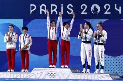 开云体育APP下载-关于意大利女子跳水选手勇夺铜牌，绽放笑容的信息