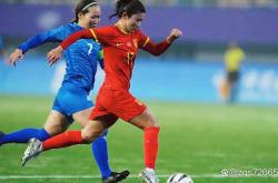 开云体育中国-女足比赛中意外发生，引发热议