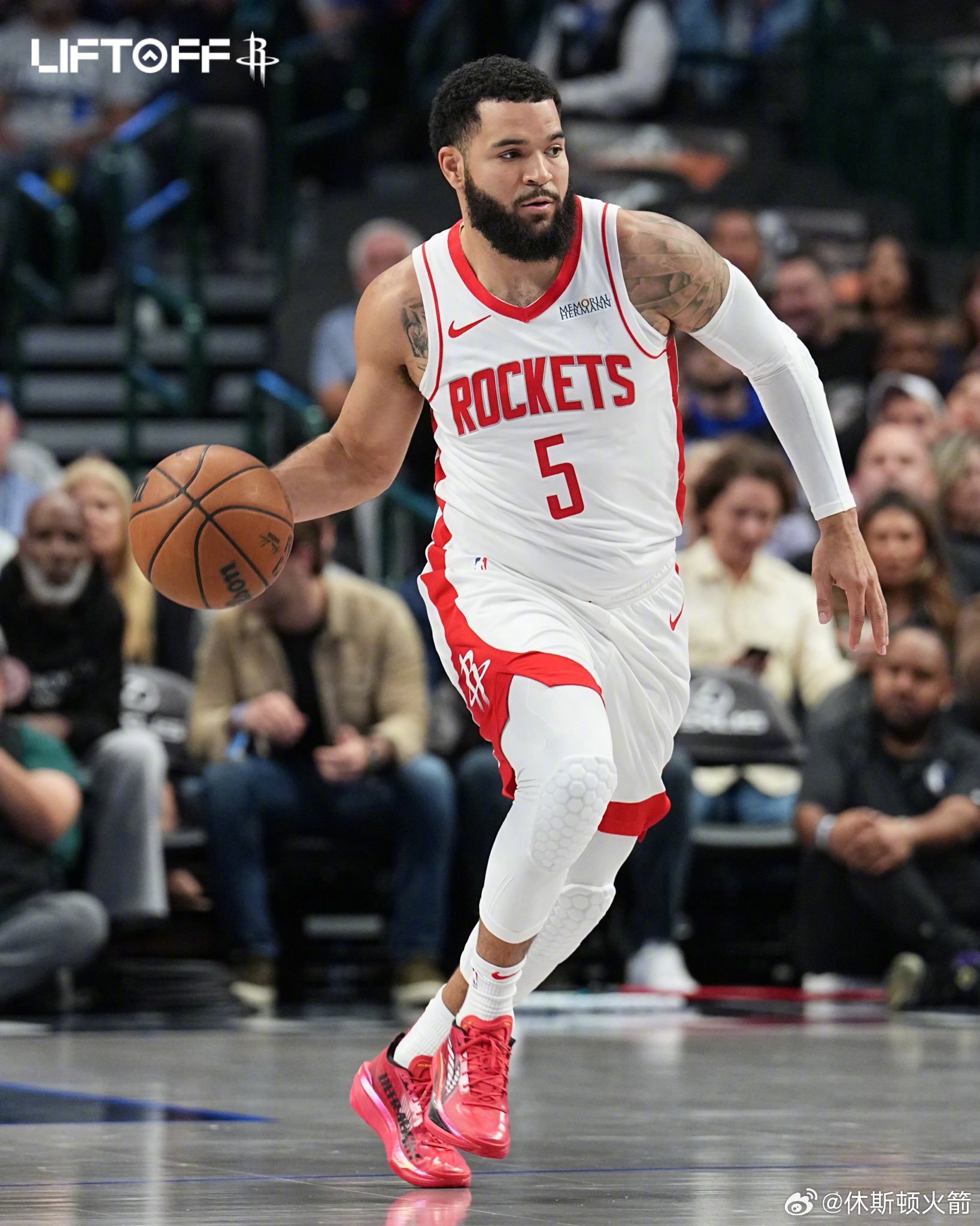 著名球员在国际赛场上展现出色，引发关注