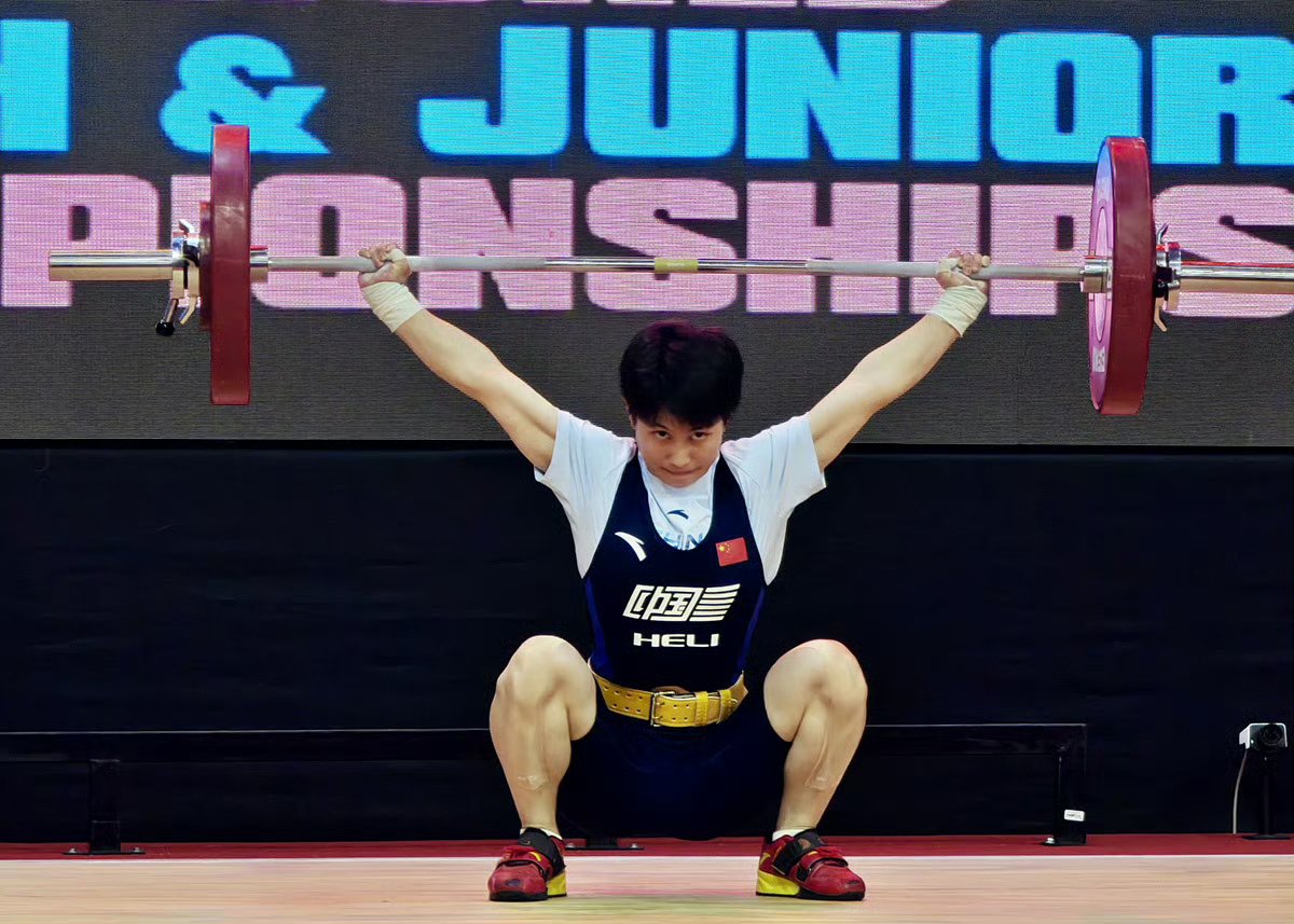 关于热门话题：举重赛事震撼全场，突破记录的信息