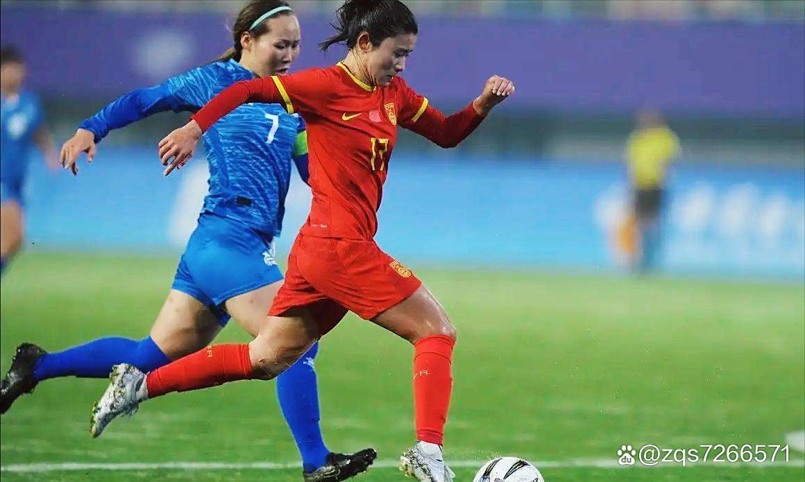 女足比赛中意外发生，引发热议