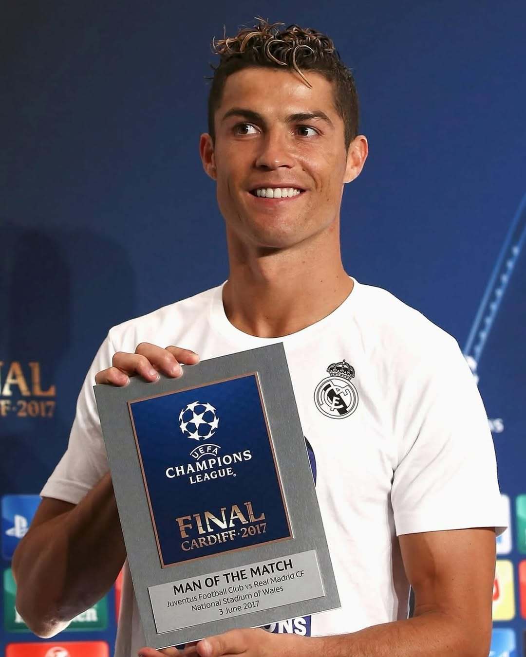 顶级球星在欧洲豪门闪耀，成为焦点