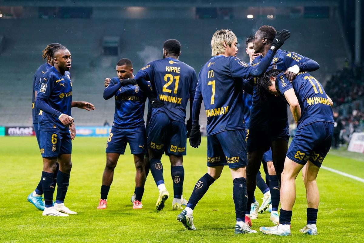 维罗纳球队取胜，士气高涨的简单介绍