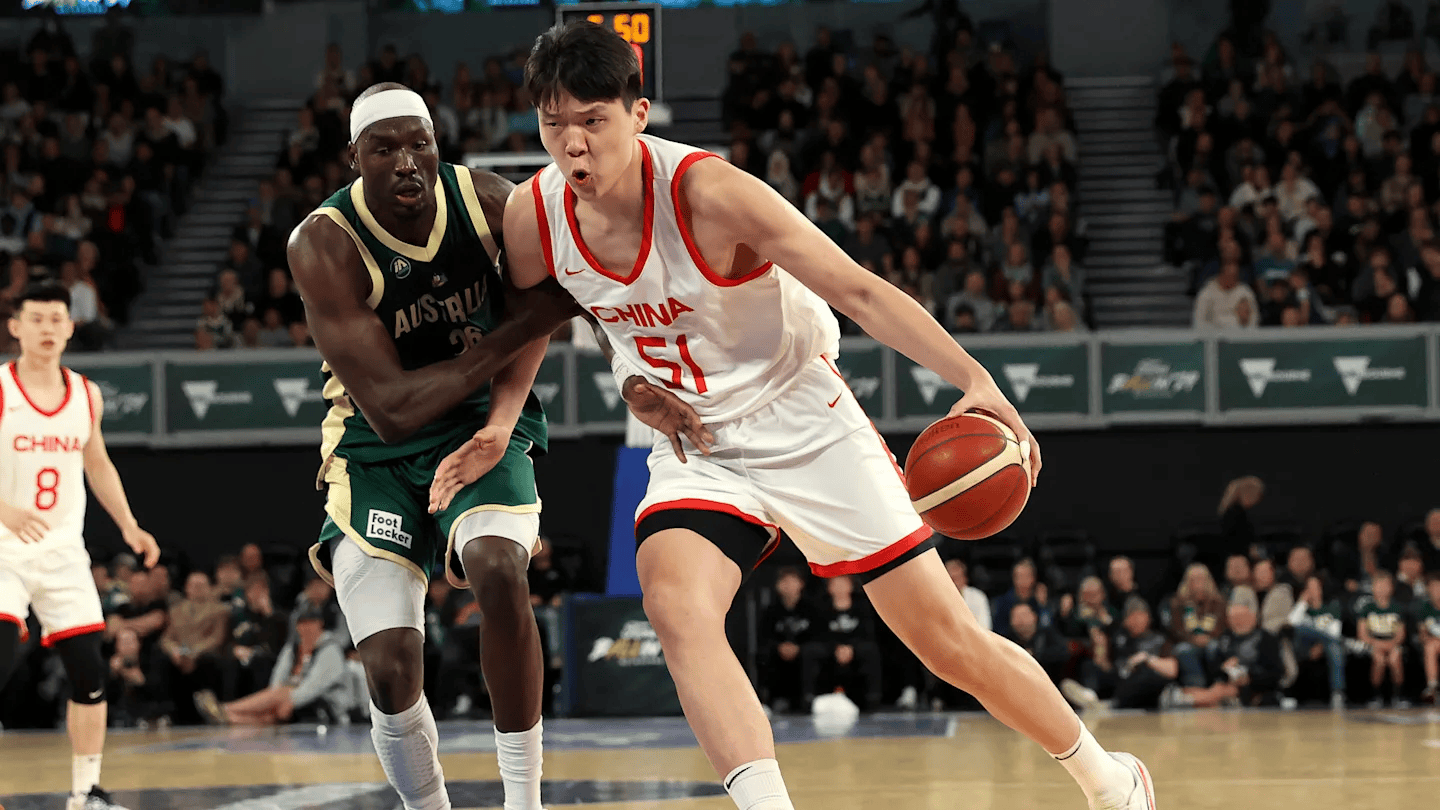 防守端稳固球队取得胜利，球员表现引人瞩目的简单介绍