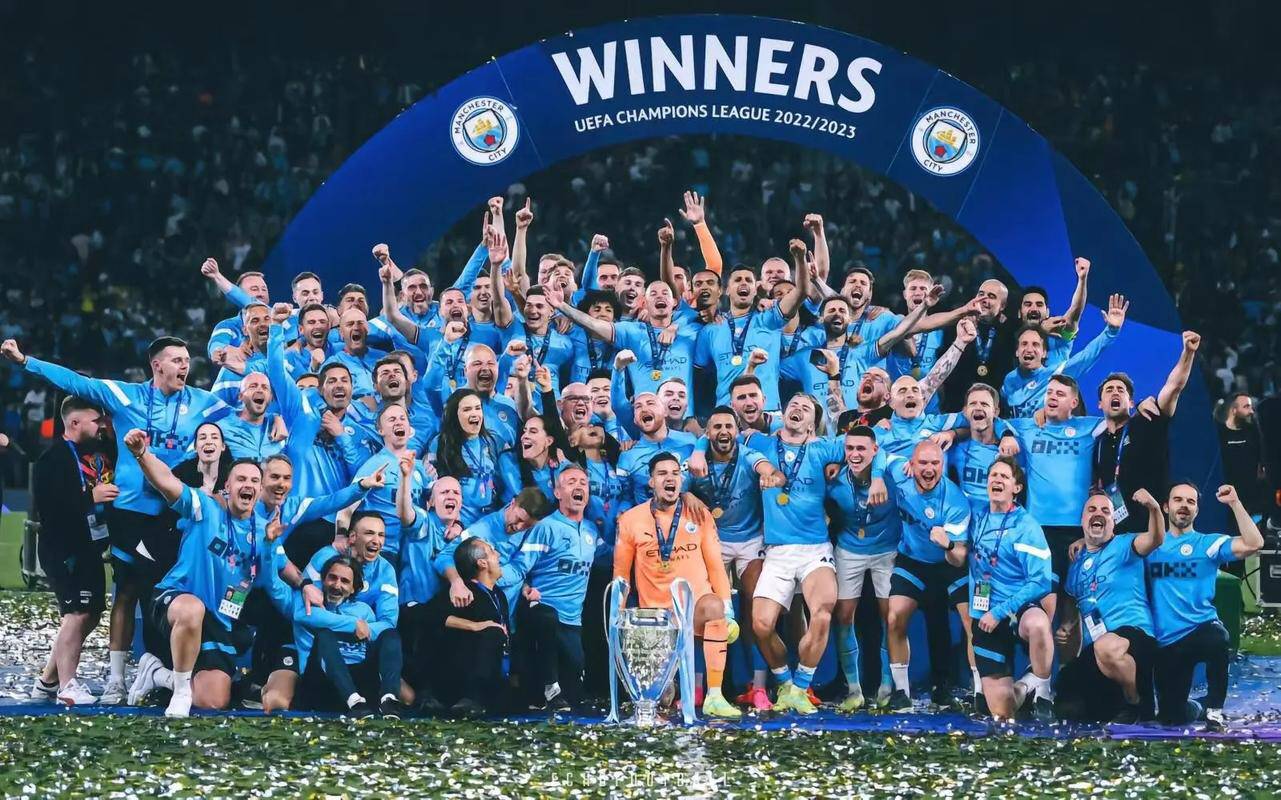 曼城球员表现亮眼，助球队晋级下一轮比赛