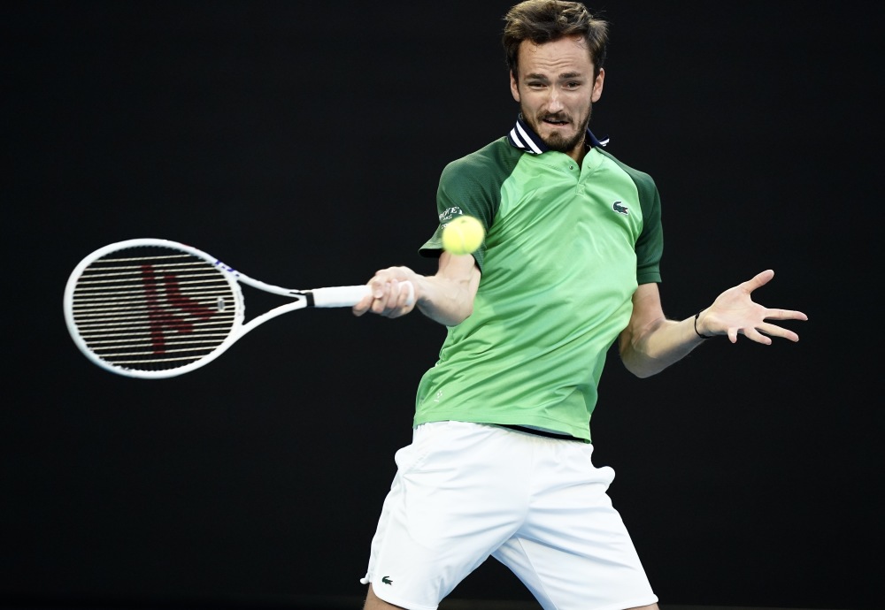 包含澳大利亚网球队逆转德国网球队，梅德韦杰夫统治全场的词条